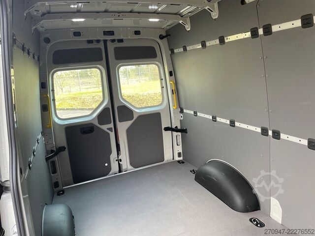Kastenwagen hoch VOLKSWAGEN Crafter Kasten 35 L3H3 4M NAV LED ACC KAMERA PDC