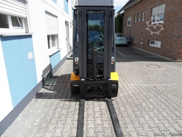 Elektro 4 Rad-Stapler Jungheinrich EFG 425k - NEUE Batterie - Triplex - Kabine