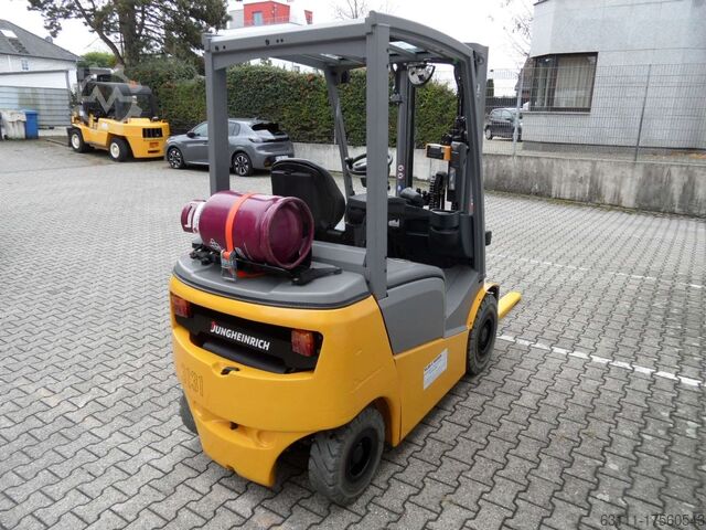 Treibgasstapler Jungheinrich TFG 316 - Wiegezinken - Freihub