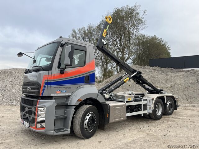 Containertransport / Hakenlift-System Ford F-line 6x2 Hyva Titan 20T Haakarmsysteem