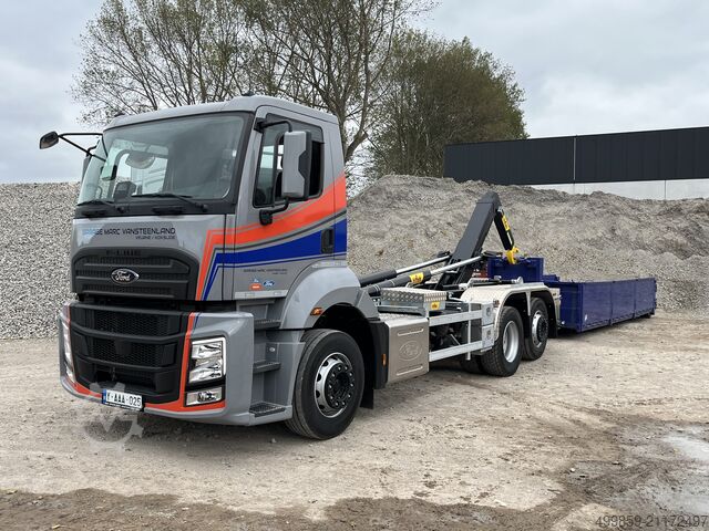 Containertransport / Hakenlift-System Ford F-line 6x2 Hyva Titan 20T Haakarmsysteem