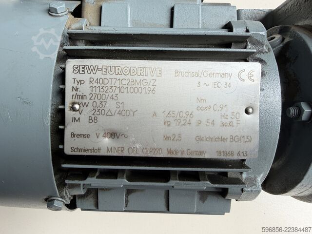  Motoreduktor SEW-EURODRIVE R40DT71C2BMG/Z 0,37 kW 43 obr./min Hamulec 400 V Motoreduktor SEW-EURODRIVE R40DT71C2BMG/Z 0,37 kW 43 obr./min Hamulec 400 V