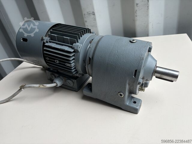  Motoreduktor SEW-EURODRIVE R40DT71C2BMG/Z 0,37 kW 43 obr./min Hamulec 400 V Motoreduktor SEW-EURODRIVE R40DT71C2BMG/Z 0,37 kW 43 obr./min Hamulec 400 V