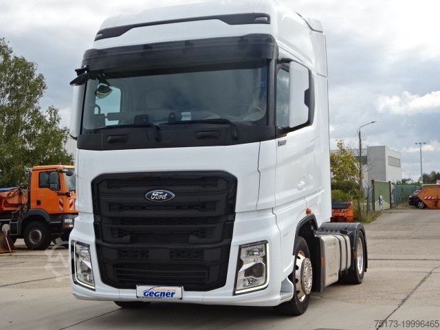 Standard tractor unit FORD F-Max LL Sattelzugmaschine Intarder