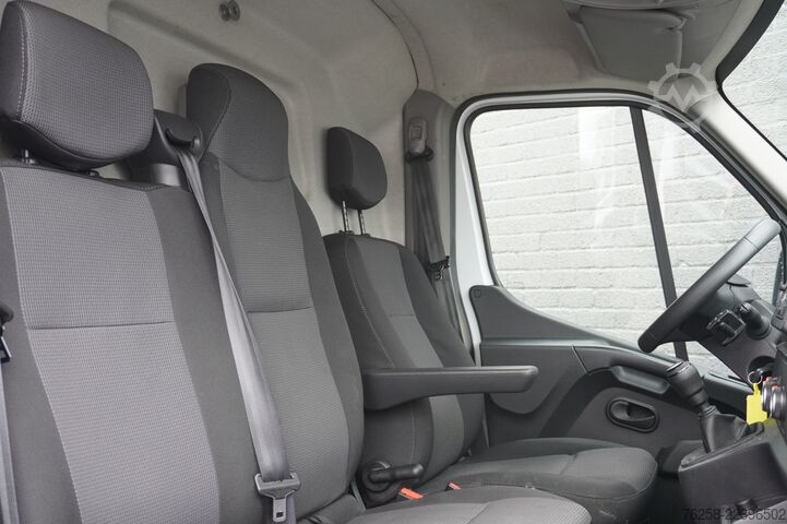 Delivery van Renault Master 2.3 dCi 150PK L2H2 - EURO 6 - Airco - Cr...
