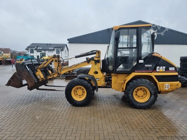 Radlader CATERPILLAR 906