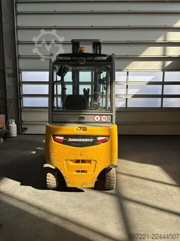 Electric - 4 wheels Jungheinrich EFG 425KS