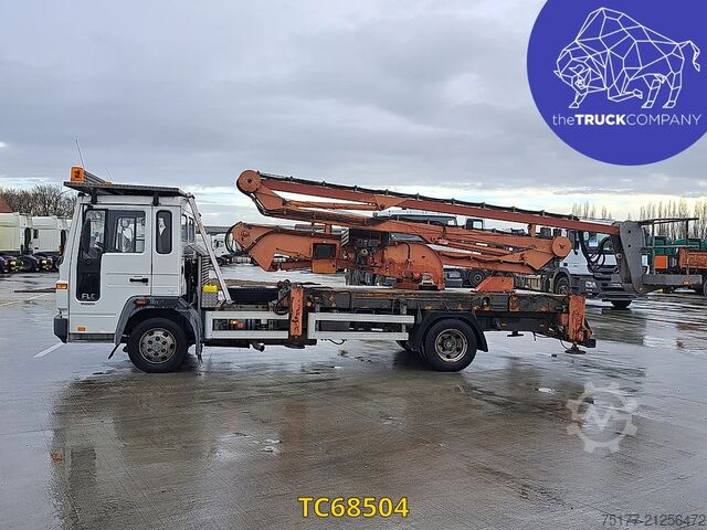 Fahrgestell mit Fahrerhaus Volvo FLC