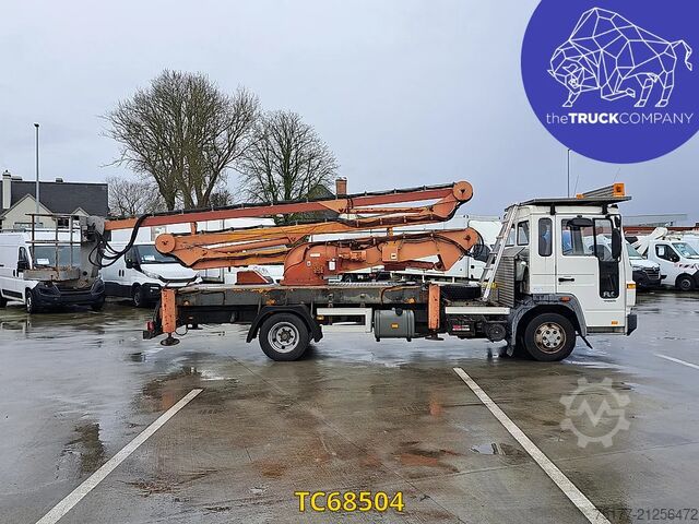 Fahrgestell mit Fahrerhaus Volvo FLC