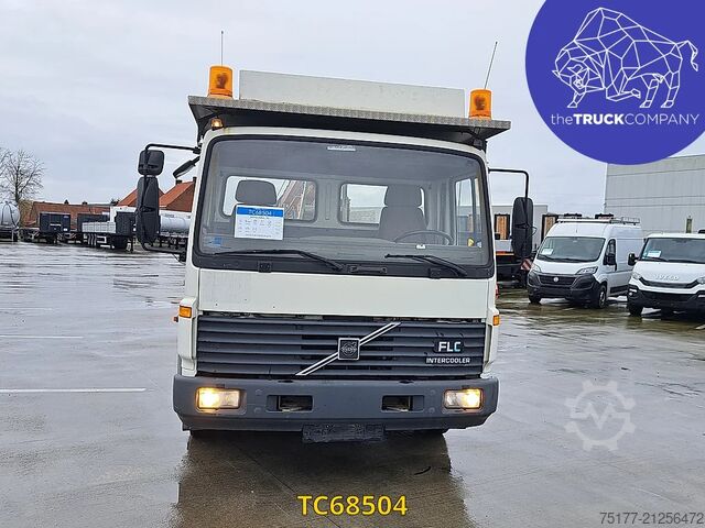 Fahrgestell mit Fahrerhaus Volvo FLC