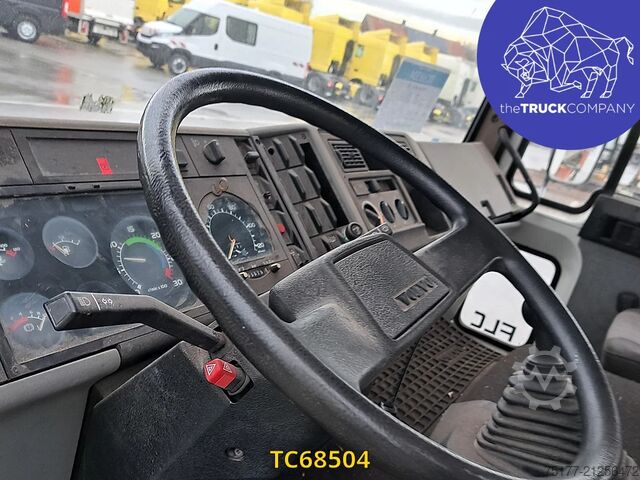 Fahrgestell mit Fahrerhaus Volvo FLC