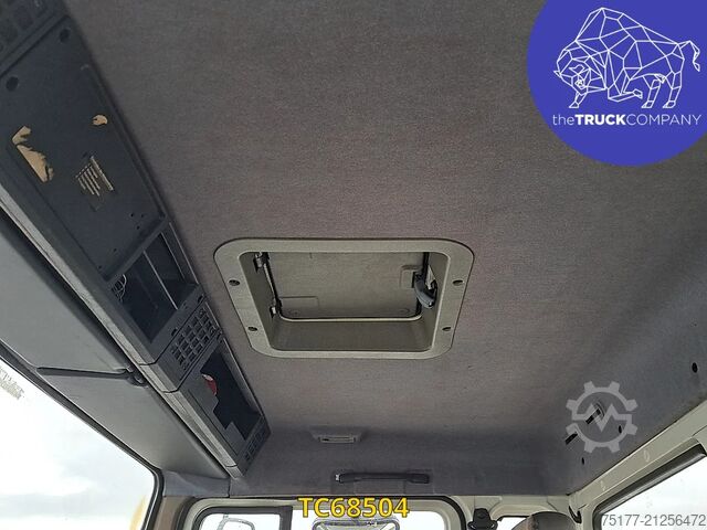 Fahrgestell mit Fahrerhaus Volvo FLC