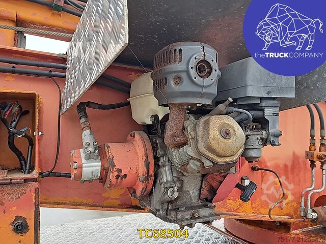 Fahrgestell mit Fahrerhaus Volvo FLC