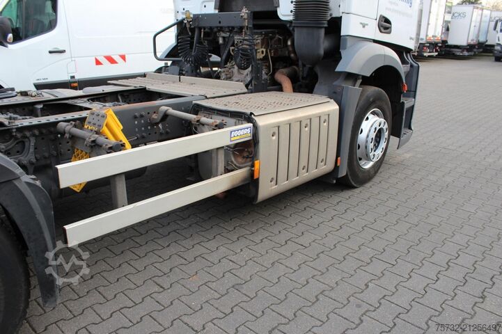 Standard SZM Mercedes-Benz Antos 1842   Anhähgerkupplung ACC Standheizung