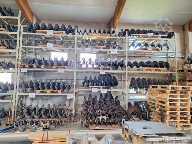 Screws, troughs, hoppers, and systems Wildfellner divers