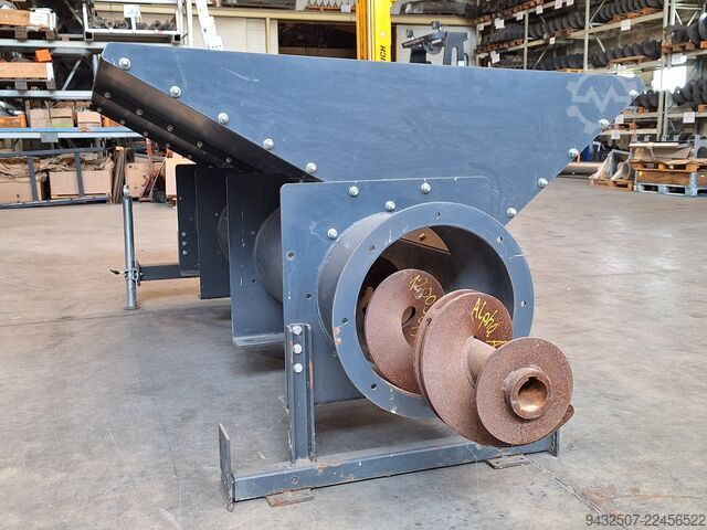 Screws, troughs, hoppers, and systems Wildfellner divers