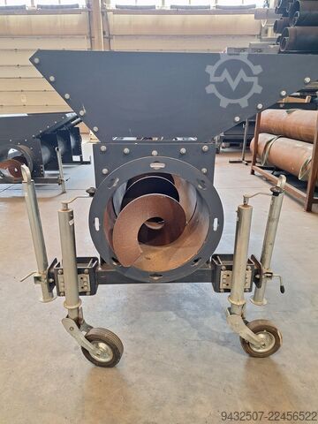 Screws, troughs, hoppers, and systems Wildfellner divers