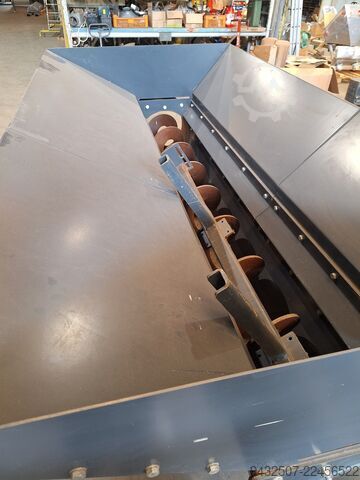 Screws, troughs, hoppers, and systems Wildfellner divers