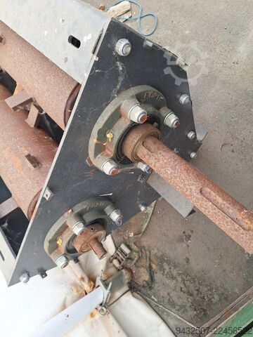 Screws, troughs, hoppers, and systems Wildfellner divers