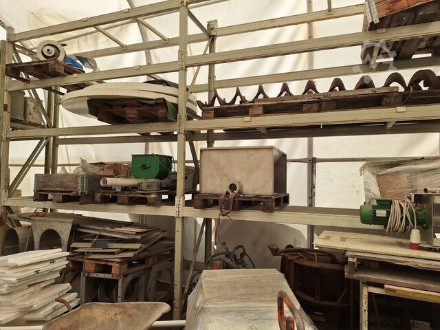 Screws, troughs, hoppers, and systems Wildfellner divers
