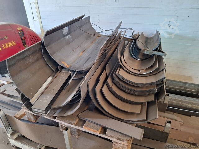 Screws, troughs, hoppers, and systems Wildfellner divers