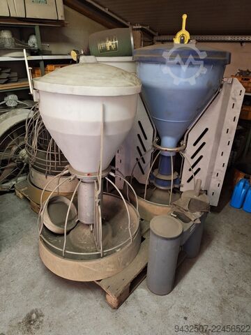 Screws, troughs, hoppers, and systems Wildfellner divers