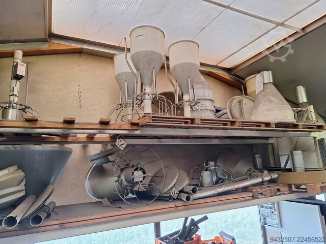 Screws, troughs, hoppers, and systems Wildfellner divers