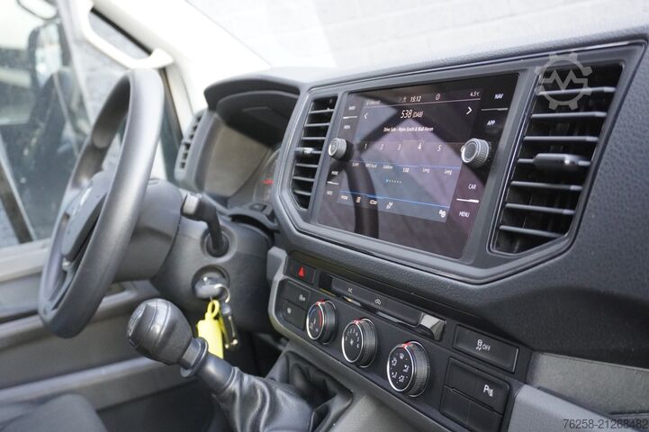 Delivery van Volkswagen Crafter 2.0 TDI 140PK L3H3 EURO 6 - Airco - Nav...