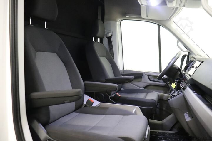 Delivery van Volkswagen Crafter 2.0 TDI 140PK L3H3 EURO 6 - Airco - Nav...