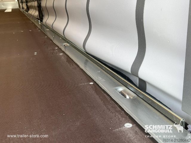 Auflieger mit Pritsche & Plane Schmitz Cargobull Curtainsider Mega Getränke