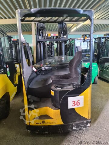 Schubmaststapler Yale MR16