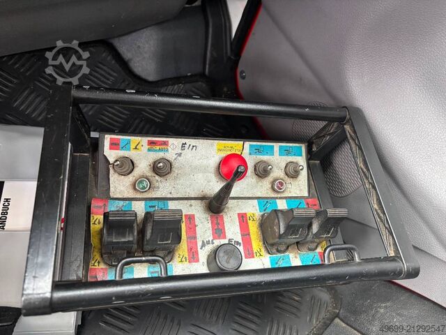 Teleskopbühne Teupen LEO 30T Raupenarbeitsbühne 30m