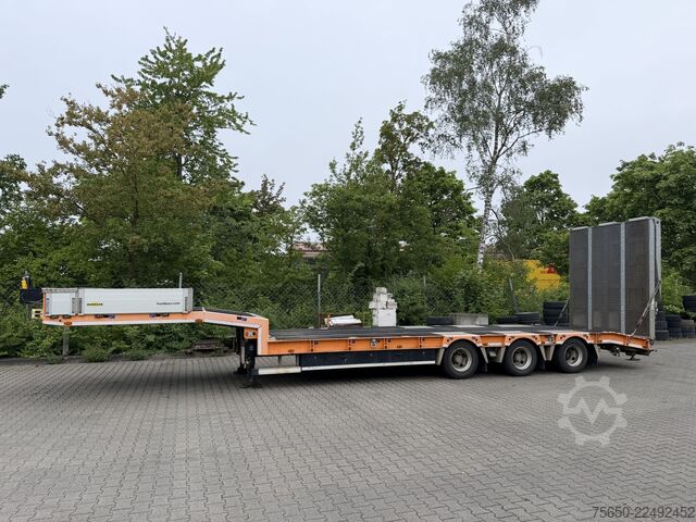 Tieflader-Sattelauflieger Humbaur HTS30  3 Achs Satteltieflader, neuwertig