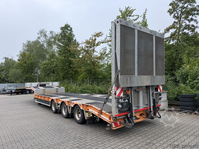 Tieflader-Sattelauflieger Humbaur HTS30  3 Achs Satteltieflader, neuwertig