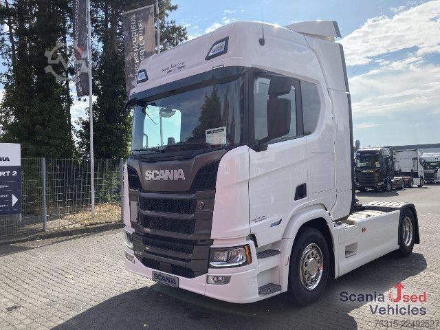 Standard tractor unit Scania R 460 NA - SUPER - HIGHLINE - 2x TANKs - ACC