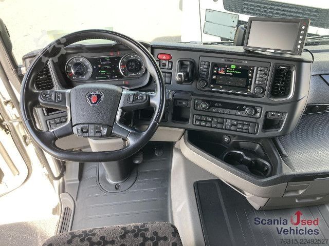 Standard tractor unit Scania R 460 NA - SUPER - HIGHLINE - 2x TANKs - ACC