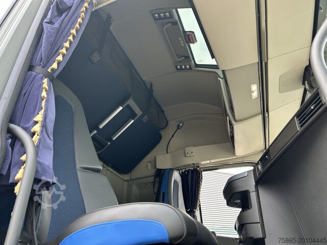 Standard tractor Volvo FH 500 Globetrotter XL / VEB+ / 2 Tanks / New T...