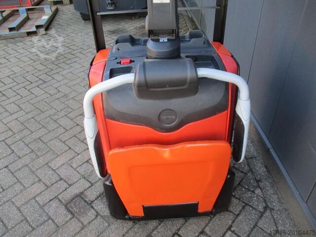 Niederhubwagen TOYOTA LPE200