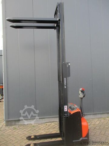 Pallet stacker TOYOTA SWE 100