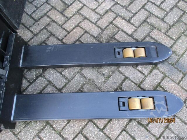 Pallet stacker BT SWE 080L