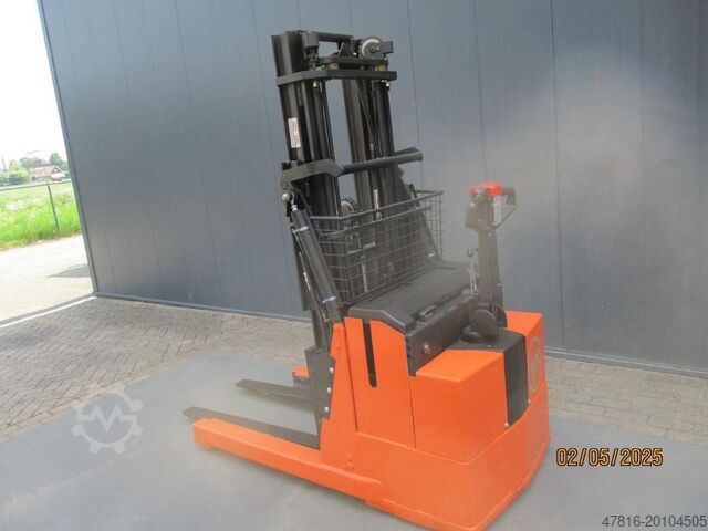 High lifting pallet truck BT RWE 120