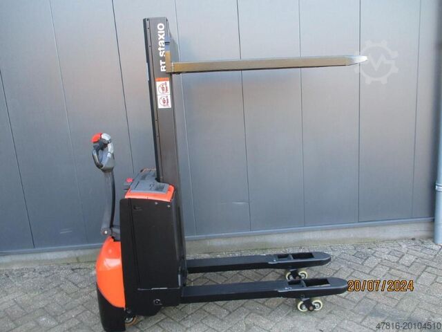 Pallet stacker BT SWE 080L