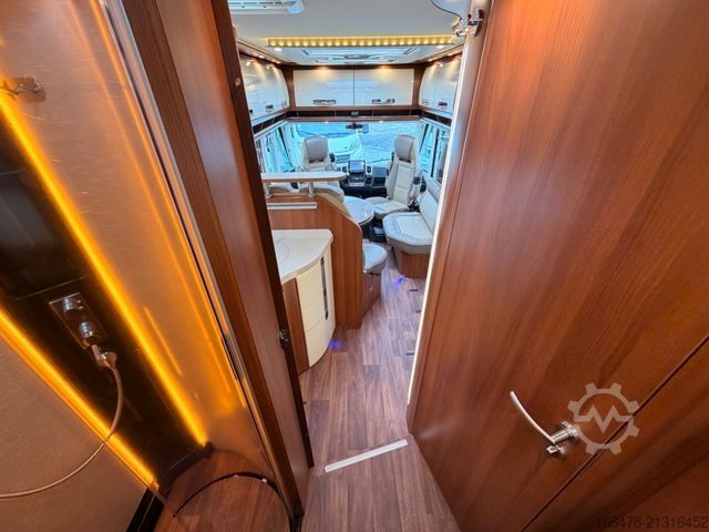 Integriertes Wohnmobil CARTHAGO Chic E-Line I 49 LE  *Festbett-Automatik-AHK*