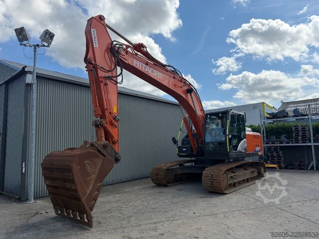 Raupenbagger Hitachi ZX 210 LC-6