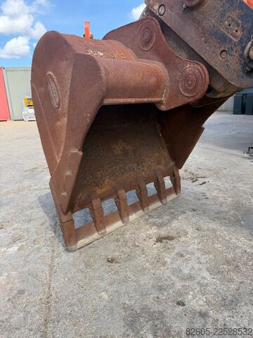 Raupenbagger Hitachi ZX 210 LC-6