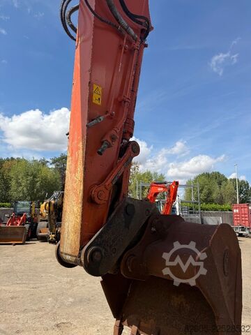 Raupenbagger Hitachi ZX 210 LC-6
