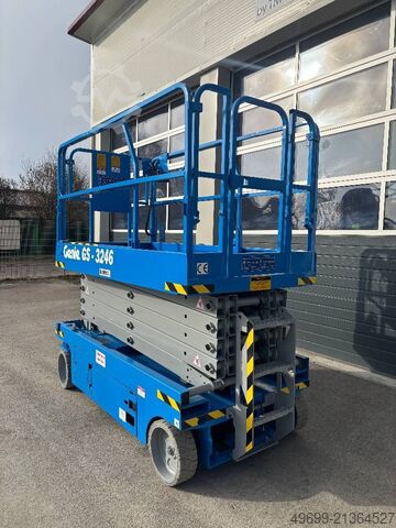 Scissor lift Genie GS 3246 - 11,60m Scherenarbeitsbühne *Akku neu*