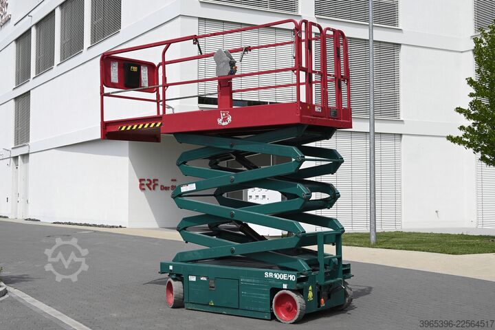 Scissor lift Snorkel S4726E
