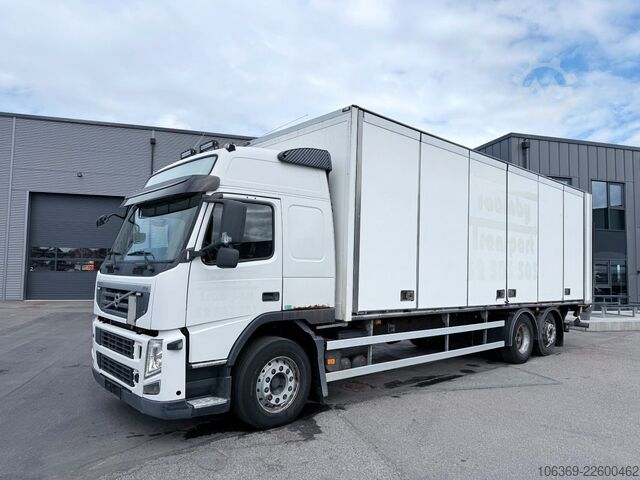 LKW mit Kofferaufbau VOLVO FM 330 6x2*4 Side opening 8.7 m