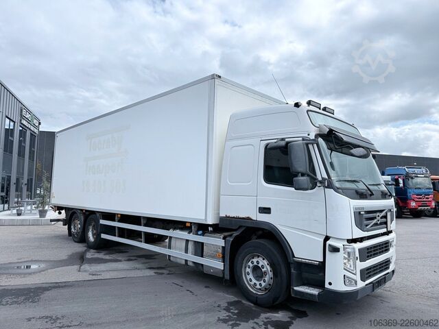 LKW mit Kofferaufbau VOLVO FM 330 6x2*4 Side opening 8.7 m